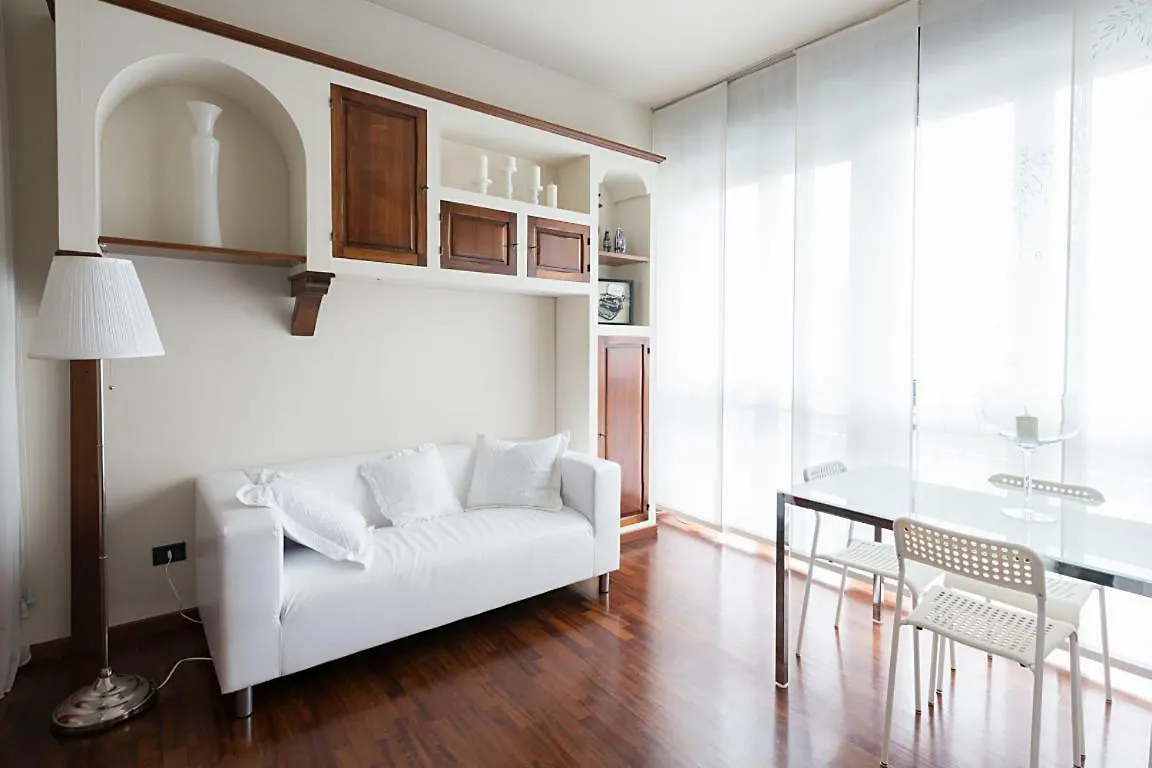 Апартаменты Studio Downtown Fantastic Area Милан